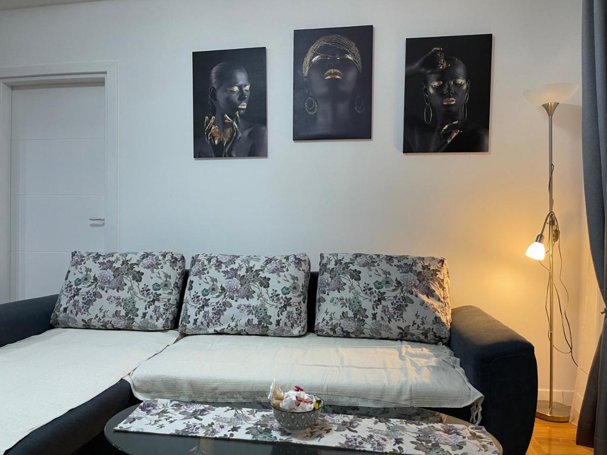 Apartman Mdb ซูโบติกา ภายนอก รูปภาพ